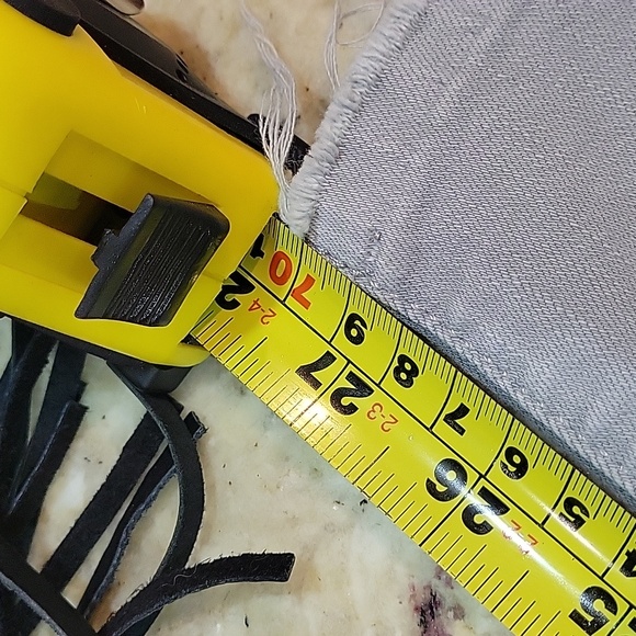 JOE'S JEANS RIPPED AND FRAYED - Picture 14 of 14